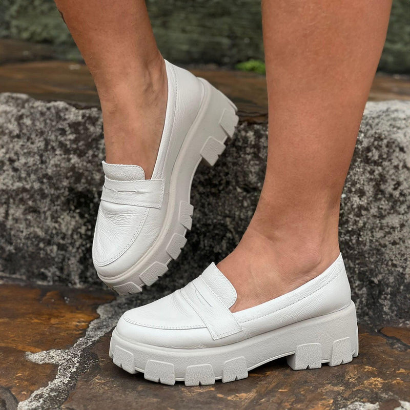 Mocassim Tratorado Feminino em Couro - Veagle