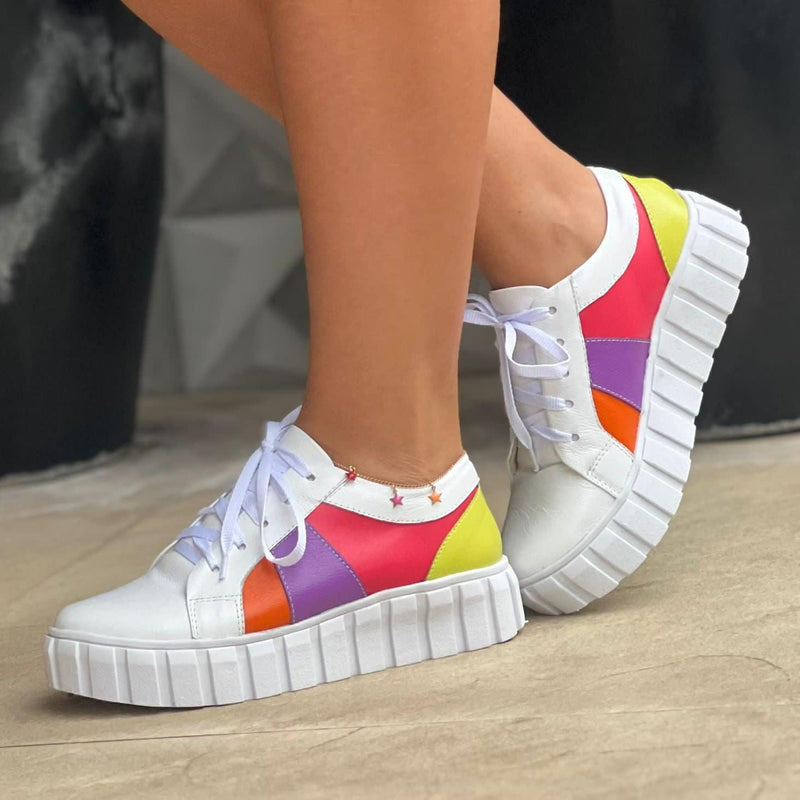 Tênis em Couro e Detalhado Branco - Veagle
